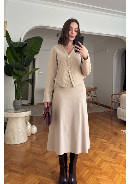 Gold Düğmeli Fitilli Etek Takım- Bej