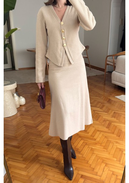 Gold Düğmeli Fitilli Etek Takım- Bej modelleri