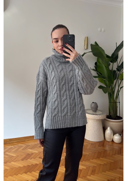 Boğazlı Saç Örgülü Ithal Triko Kazak- Gri