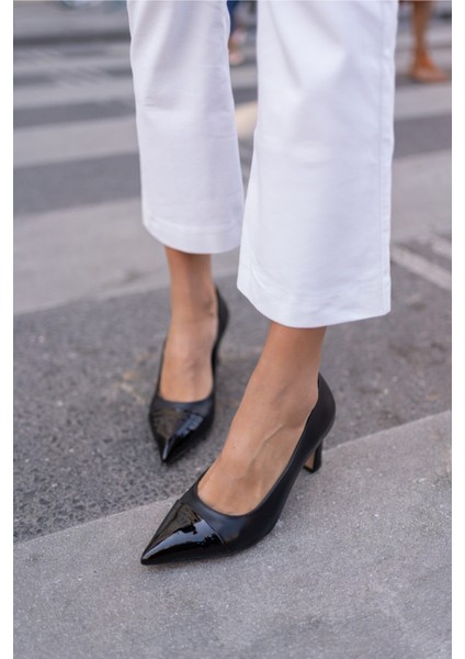 Jonas Kadin Bej Vegan Deri Topuklu Ayakkabi