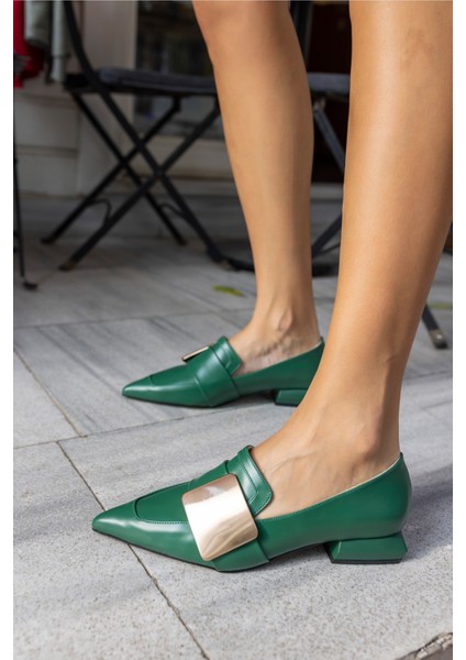 Kadın Siyah Mat Deri Aksesuar Ayakkabi