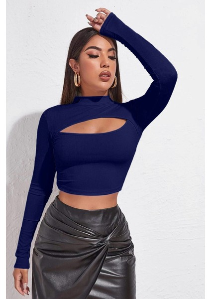 Kadın Lacivert Göğüs Dekolteli Uzun Kollu Cut Out Crop Top Bluz