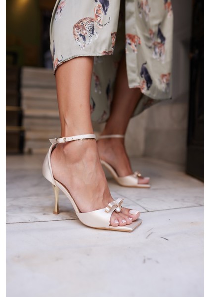 Zlatko Kadın Siyah Saten Topuklu Abiye Sandalet fırsatları