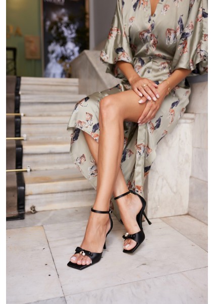 Zlatko Kadın Siyah Saten Topuklu Abiye Sandalet