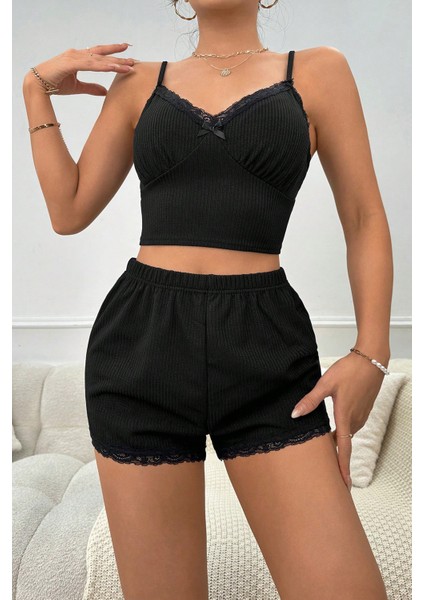 Kadın Siyah Alt ve Üst Dantel Detaylı Fiyonklu Şortlu Gecelik Takımı fırsatları