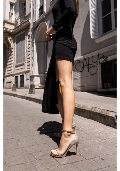 Vili Kadin Gumus Taş Detayli Tek Bant Topuklu Abiye Sandalet fiyatları