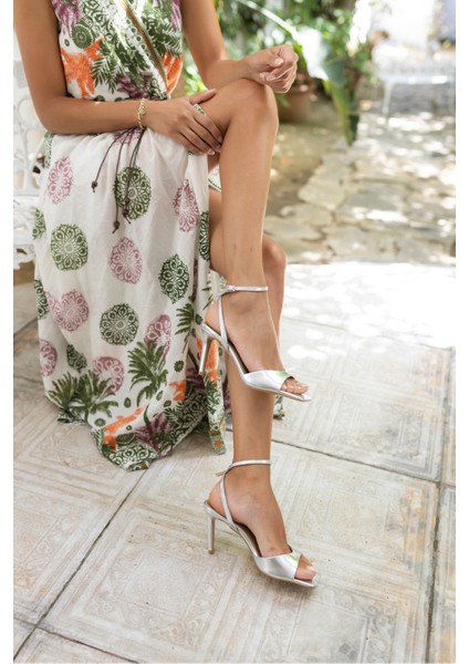 Wimmer Kadin Gumus Cılt Tek Bant Topuklu Sandalet fırsatları