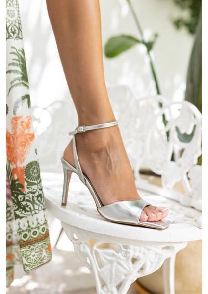 Wimmer Kadin Gumus Cılt Tek Bant Topuklu Sandalet