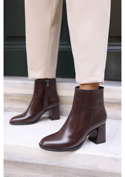 Lola Kadın Kahve Kalın Topuklu Bootie