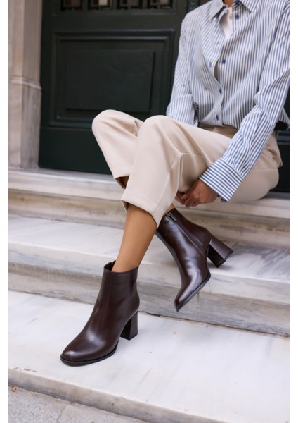 Lola Kadın Kahve Kalın Topuklu Bootie modelleri