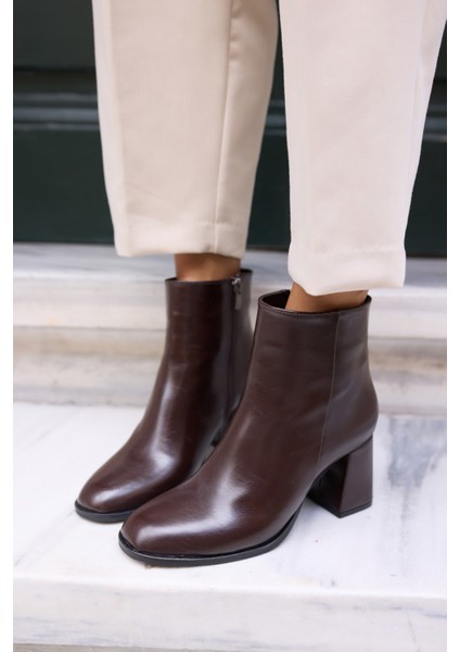 Lola Kadın Kahve Kalın Topuklu Bootie