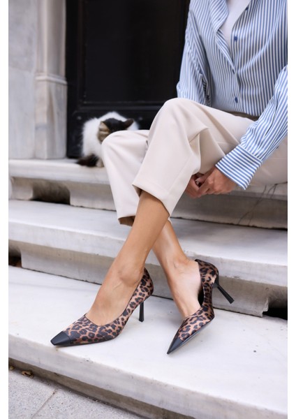 Gilla Kadın Leopar Siyah Burun Demiri Topuklu Ayakkabi indirimleri