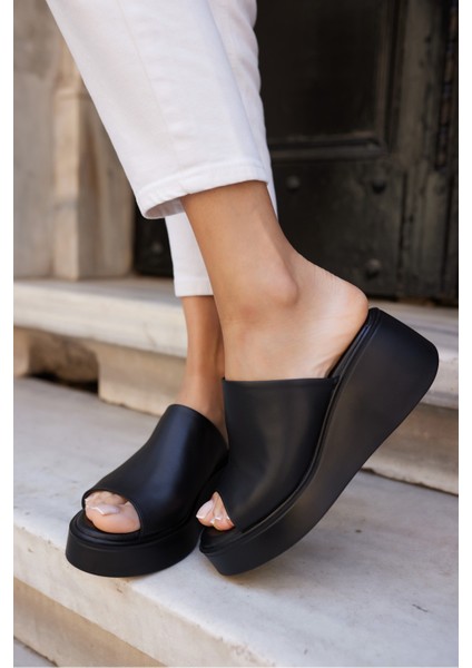 Pacho Kadın Beyaz Gercek Deri Terlik fiyatları