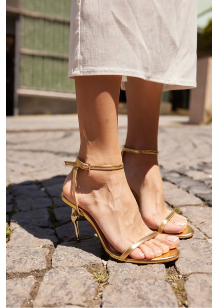 Alec Kadın Siyah Tek Bant Topuklu Sandalet