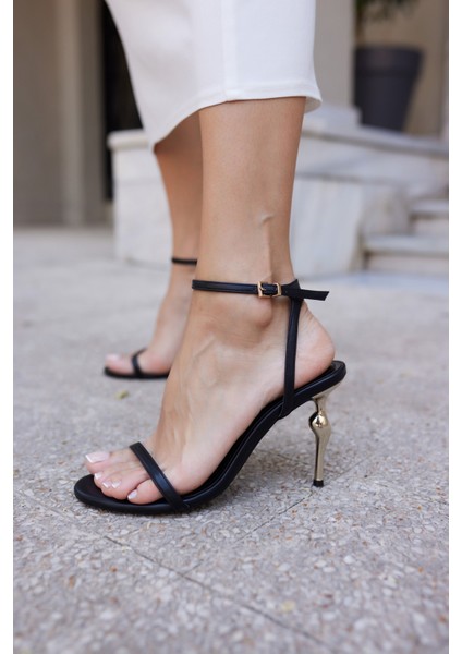 Alec Kadın Siyah Tek Bant Topuklu Sandalet