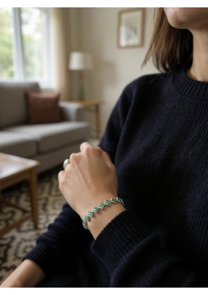 Yonca Model Taşlı Çelik Bileklik Vıp Seri fiyatları