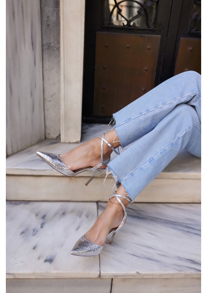 Alya Kadın Gumus Desenli Topuklu Sandalet fırsatları