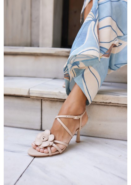 Natali Kadın Altin Çiçekli Topuklu Sandalet modelleri