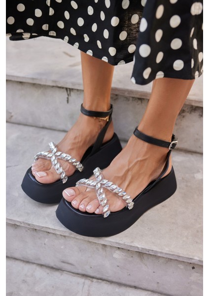 Lupi Kadın Siyah Seffaf Taş Detaylı Dolgu Sandalet fiyatları