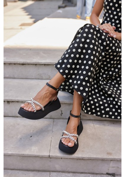 Lupi Kadın Siyah Seffaf Taş Detaylı Dolgu Sandalet modelleri