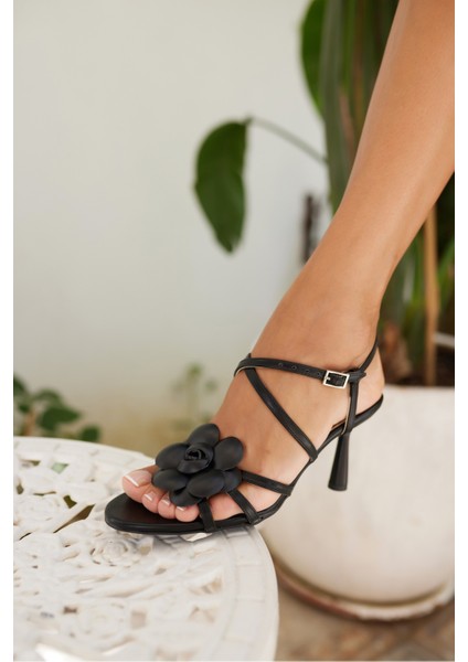 Natali Kadın Altin Çiçekli Topuklu Sandalet indirimleri