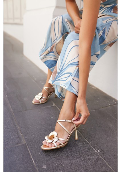 Natali Kadın Altin Çiçekli Topuklu Sandalet indirimleri