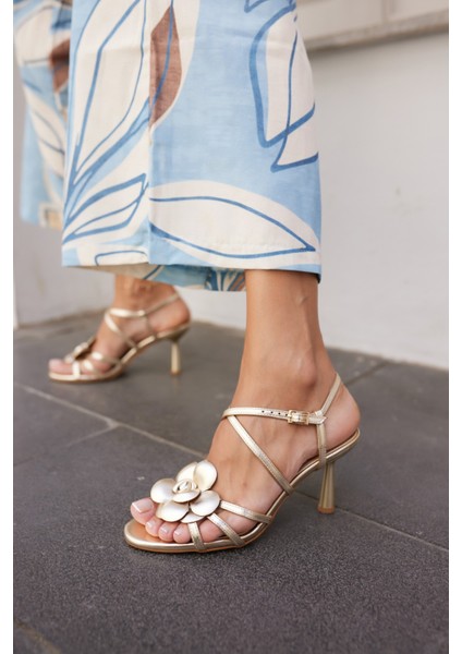 Natali Kadın Altin Çiçekli Topuklu Sandalet