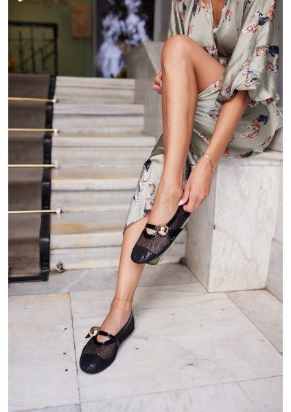 Nika Kadın Siyah File Toka Gold Detay Babet fırsatları