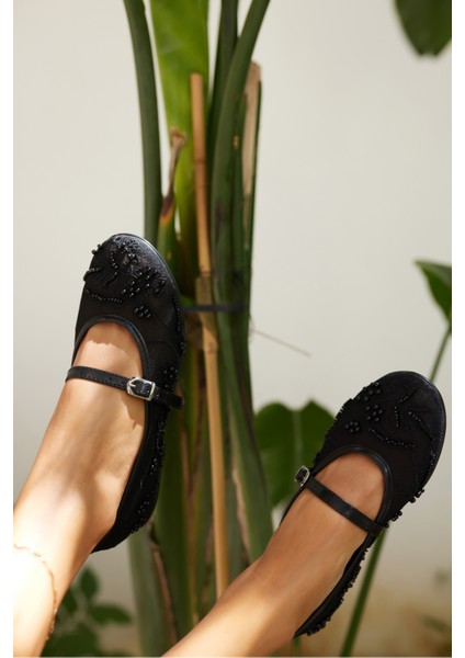 Lotaro Kadin Bej Işleme Detayli Tul Babet