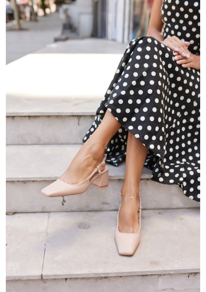 Alfama Kadın Nude Kut Burunlu Kalın Topuklu Sandalet fiyatları