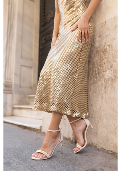 Remo Kadin Bej Metal Aksesuar Tek Bant Topuklu Sandalet fiyatları