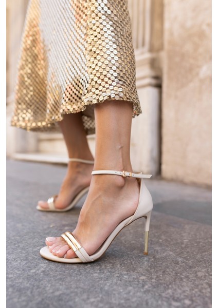 Remo Kadin Bej Metal Aksesuar Tek Bant Topuklu Sandalet