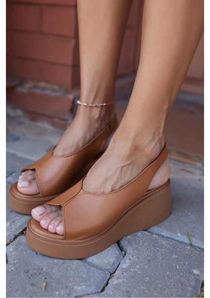 Confino Kadın Siyah Gercek Deri Dolgu Taban Sandalet