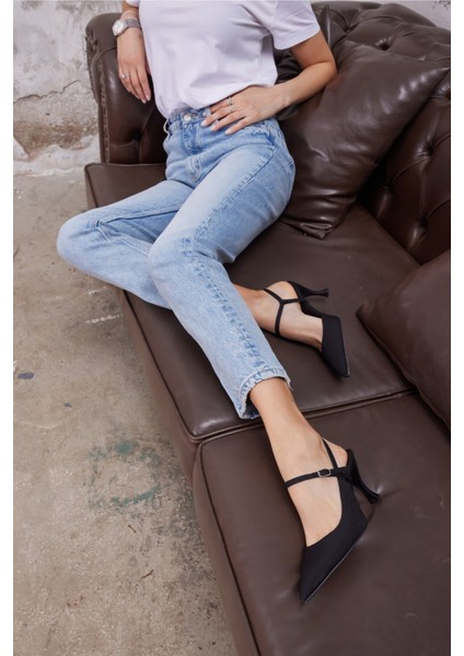 Allen Kadin Siyah Topuklu Ayakkabi