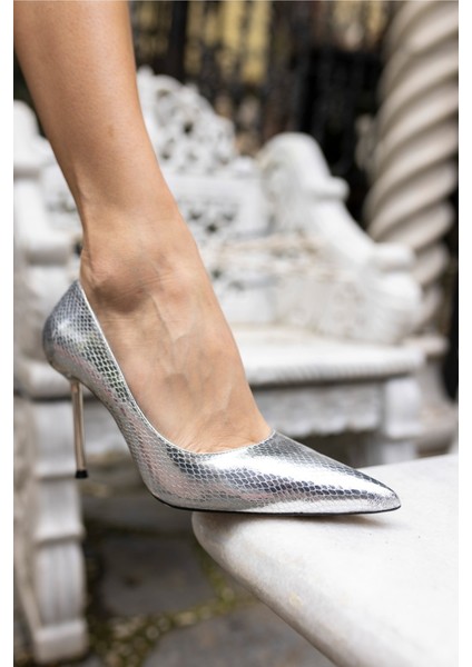 Carter Kadin Gumus Topuklu Galvaniz Ökçe Stıletto fırsatları