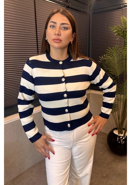 Çizgi Detaylı Gümüş Düğmeli Lacivert Hırka fiyatları