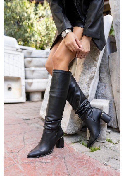 Janik Kadın Siyah Buzgulu Detay Çizme