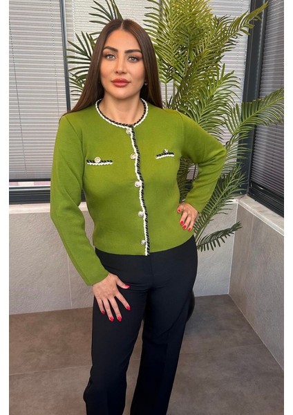 Burgu Şeritli Özel Işleme Düğmeli Yeşil Hırka