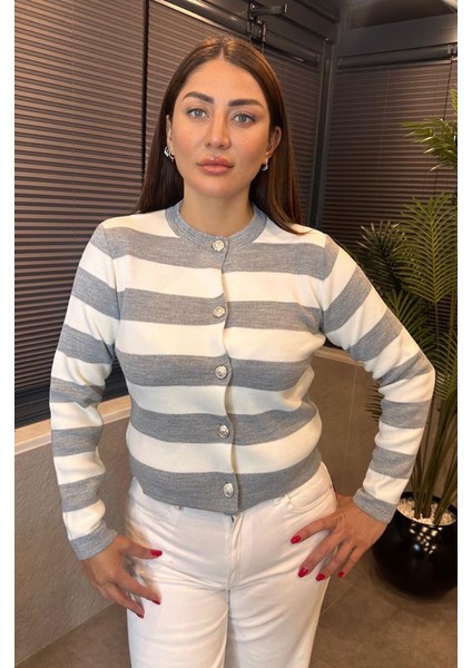 Çizgi Detaylı Gümüş Düğmeli Gri Hırka fiyatları