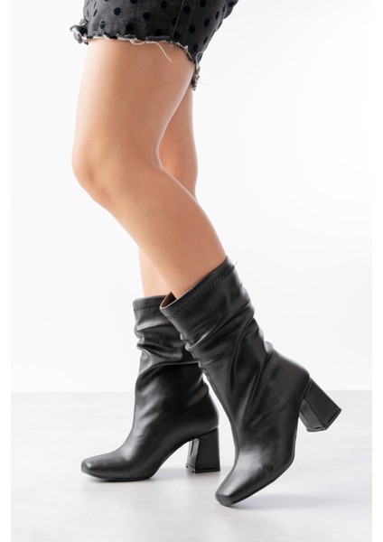 Madamore Siyah Büzgülü Küt Burun (8 cm Topuk Boyu) Günlük Kullanım Bot modelleri