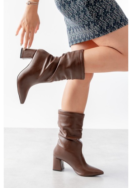 Madame Kahverengi Büzgülü Sivri Burun (8 cm Topuk Boyu) Günlük Kullanım Bot modelleri