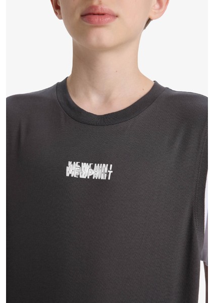 Erkek Çocuk Oversize Geniş Kalıp Bisiklet Yaka Baskılı Kısa Kollu Tişört F9219A825AU indirimleri