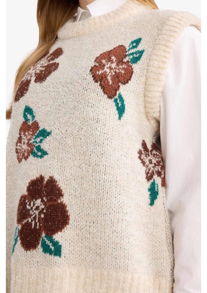 Regular Fit Bisiklet Yaka Triko YELEK G0715AX25WN fırsatları