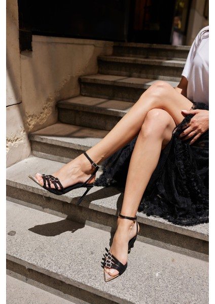 Luna Kadın Bordo Saten Tokalı Burun Demır Taşli Topuklu Abiye Sandalet