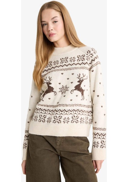 Yılbaşı Temalı Regular Fit Bisiklet Yaka Triko Kazak F6482AX25CW fırsatları