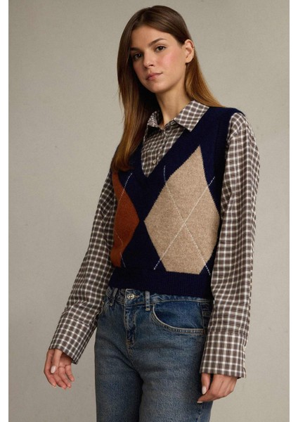 Slim Fit Dar Kesim V Yaka Baklava Desenli Süveter G6301AX25WN modelleri