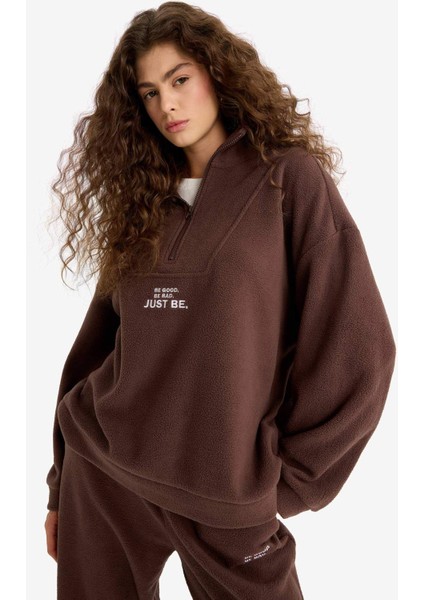 Oversize Geniş Kalıp Dik Yaka Fermuarlı Baskılı Polar Sweatshirt Y2649AZ25WN fırsatları