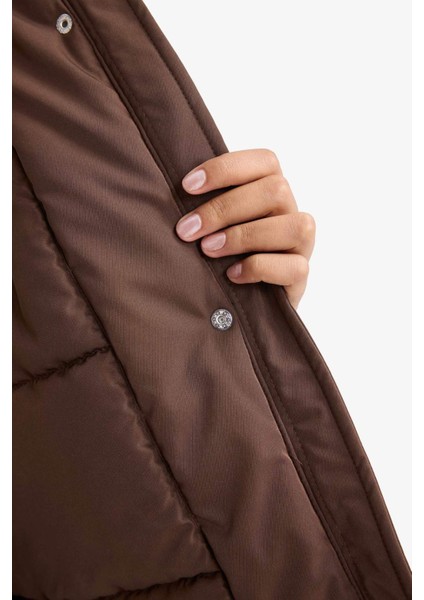 Regular Fit Kontrast Yaka Fermuarlı PARKA F3558AX25WN indirimleri