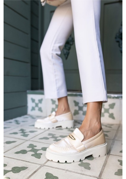 Crespo Kadin Bej Parasut Toka Detay Loafer Ayakkabi