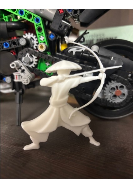 Samuray Okçu Figürü | 3D Baskı Sanatı | Koleksiyonluk Masaüstü Dekor.7cm fiyatları